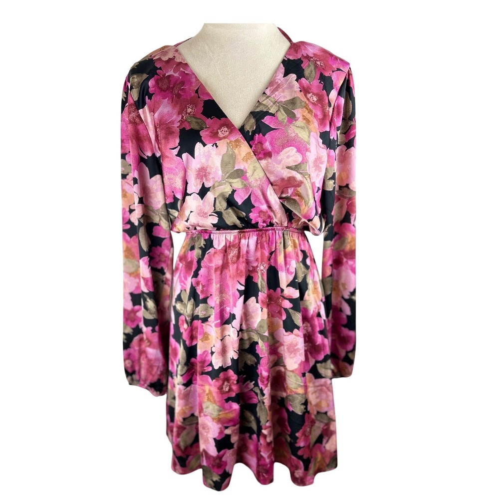 Gilli Pink Floral Long Sleeve‎ Surplice Mini Dress NWT Small